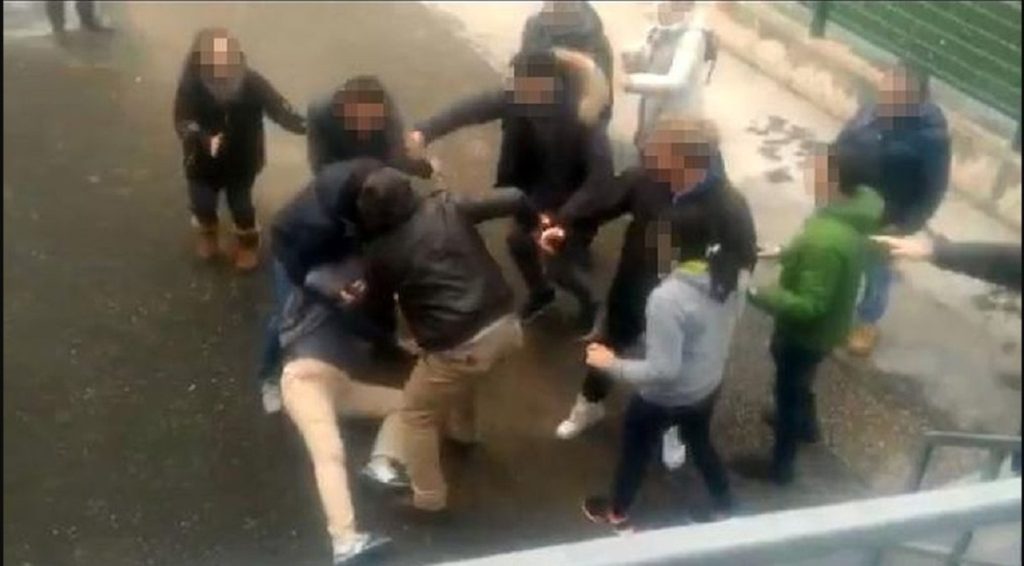 Përleshje masive me thika mes kushërinjsh në Kosovë, 5 persona në spital sherr 1
