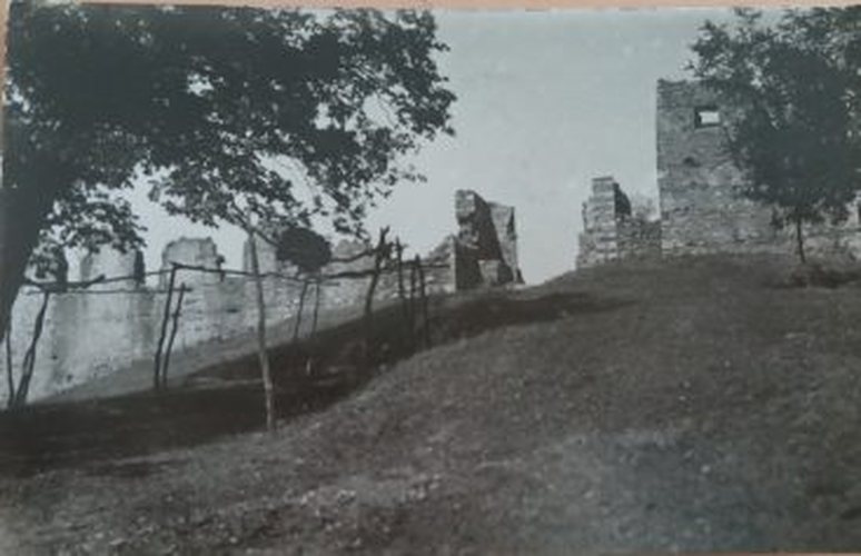 FOTOT / Kryebashkiaku Malaj takon Princin Leka II: Diskutuam mbi rindërtimin e Sarajeve në Burgajet 1 0 500 1920 367x237 1