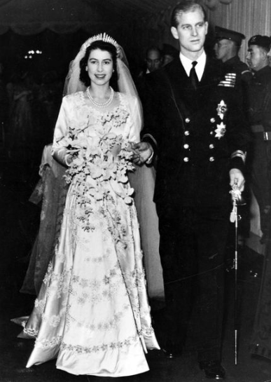 Mesazhet e fshehura që Mbretëresha Elizabeth II përçonte përmes veshjeve 1 1