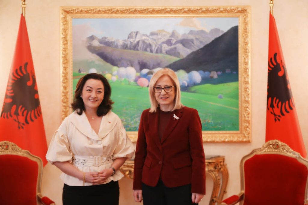 Sesioni i ri Parlamentar, ambasadorja Yuri Kim takim me Nikollën dhe Gjekmarkajn në Kuvend 1649085255 YuriKim4