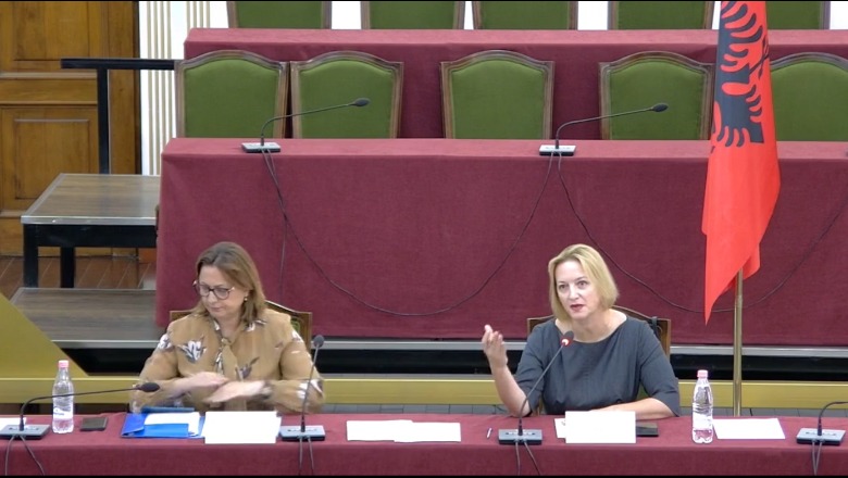 Nis me debat Komisioni i “Territoriales”, Denaj: Karriget e PD janë bosh! Çupi: Veliaj të vinte këtu 1662535324 cupi