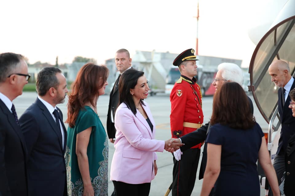 Mbërrin në Tiranë presidenti italian Sergio Mattarella 305799823 549521656972854 3200864833858811386 n