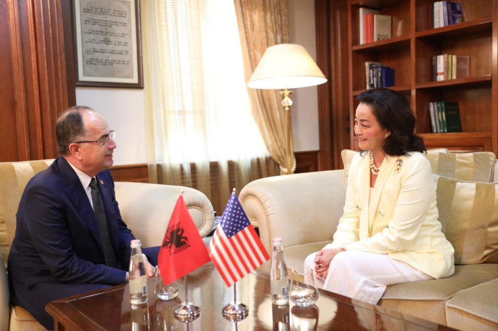 Presidenti tregon detaje nga takimi me Yuri Kim 309073370 129374096535036 6686896513385244685 n