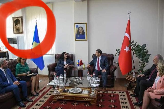 Skandali i Vjosa Osmanit me flamurin turk (dhe jo vetëm) 640 0 1662568716xvjosa 145