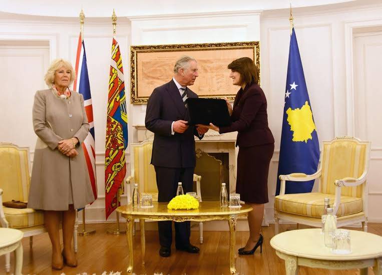 U dekorua me “Urdhrin Ibrahim Rugova”, si u prit në Kosovë Mbreti i ri Charles III Charles Kosove 3