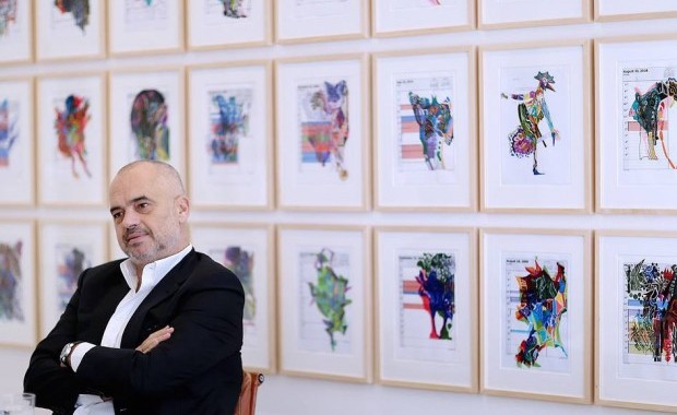Rama: Artin tim e bëj kryesisht në zyrë, kam një galeri në Berlin që ofron veprat e mia Edi Ramaa