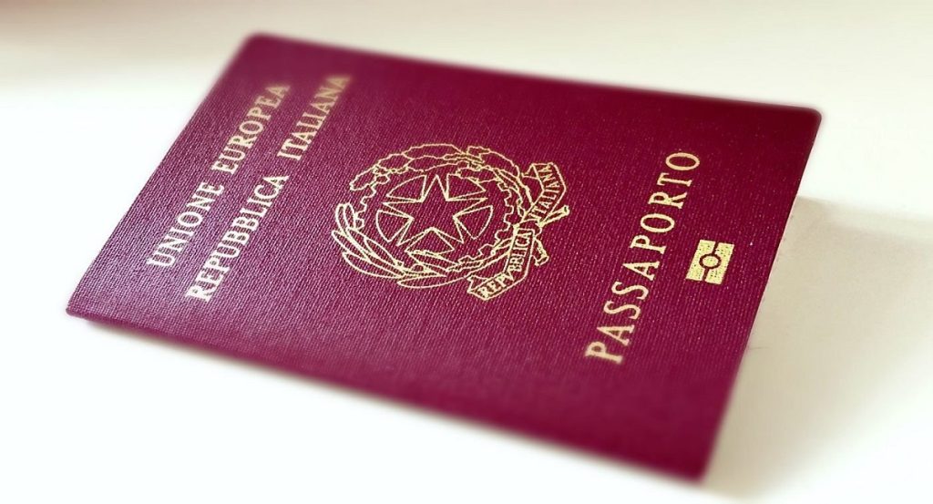 Pasaporte italiane Nenshtetesi Italiane