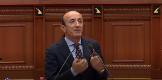 Dash Sula: Hënga 5 kokrra fiq dhe u kënaqa, qeveria merr kuintal me lekë e s’ngopet SULA