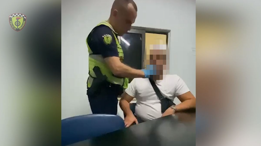 Drejtonin automjetin nën efektin e lëndëve narkotike, pranga 4 shoferëve në Tiranë Untitled 24