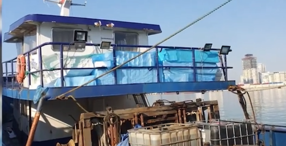 Kapiteni i anijes rrëfen kush e porositi naftën kontrabandë anije