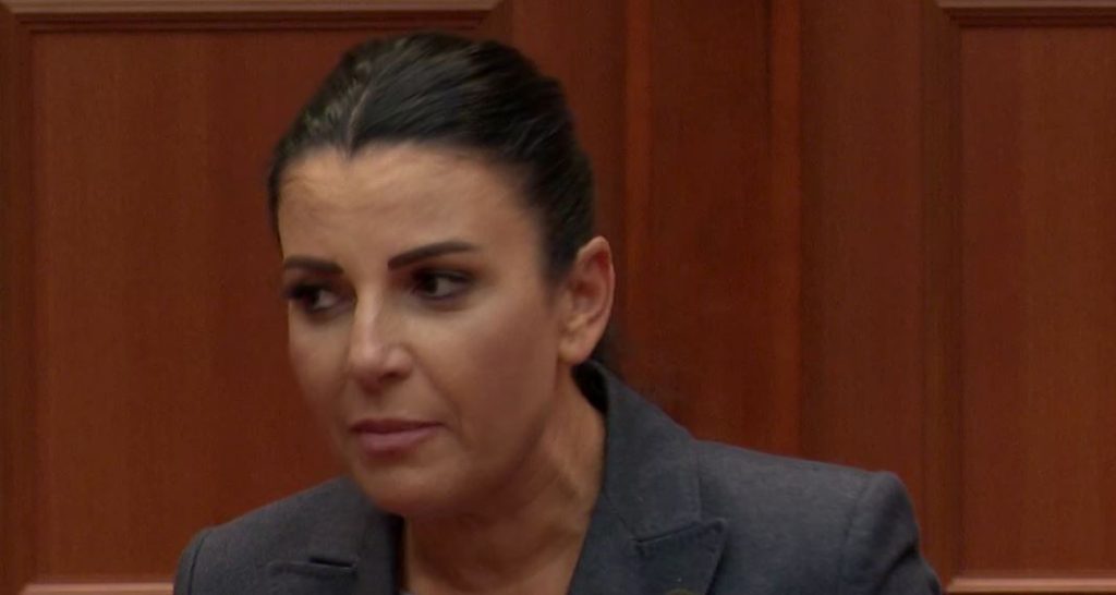 Ministrja Balluku i kthehet opozitës: Të tallesh me batuta për larje rrobash nuk është gjë e mirë balluku 5