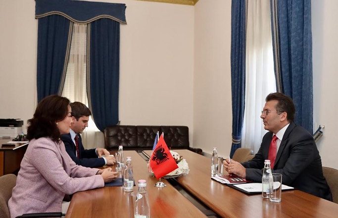 Takimi me ambasadoren Kim/ Fatmir Mediu zbardh diskutimet fm