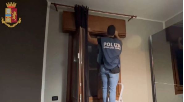 “Shqiptarët janë mendja”/ Goditet grupi i trafikantëve në Itali, mes të arrestuarve edhe një grua itali5