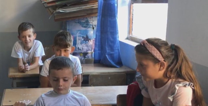 6-vjeçari nis i vetëm klasën e parë j