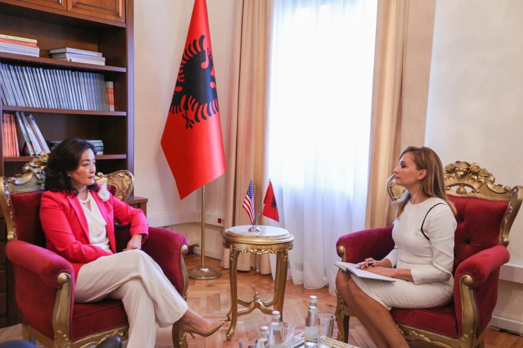 SHBA dhe Britania refuzojnë Berishën. Tabaku zbulon çfarë diskutoi me ambasadoren Kim kim tabaku