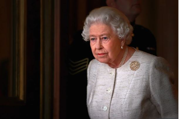 PROFIL/ Nga skandalet në Pallatin Mbretëror te jeta e saj, kush është Elizabeth II mbreteresha