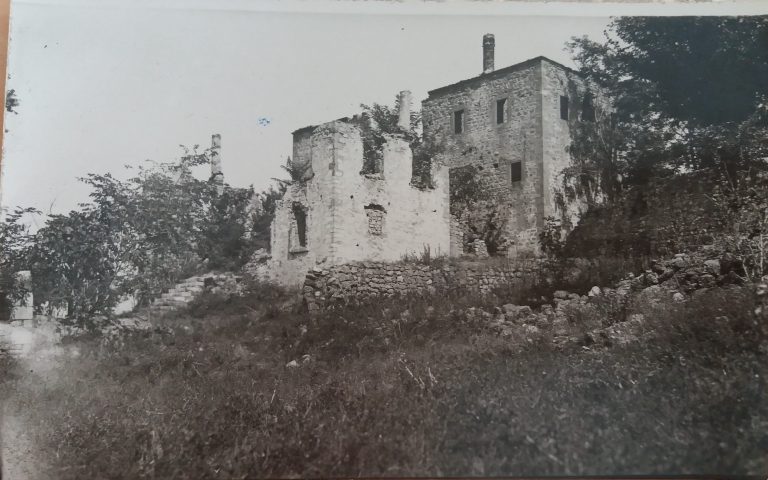 FOTOT / Kryebashkiaku Malaj takon Princin Leka II: Diskutuam mbi rindërtimin e Sarajeve në Burgajet 3 sarajet 1920 768x480 1