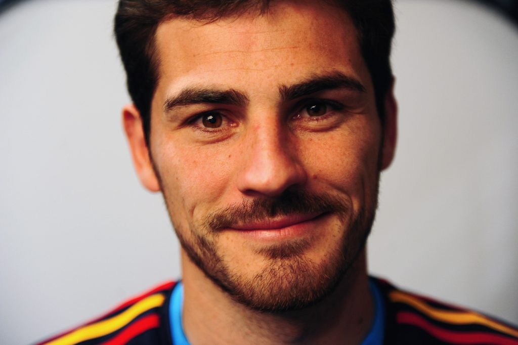 Casillas postoi në Twitter se ishte homoseksual dhe më pas e fshiu atë, ja sa njerëz e bënë ‘unfollow’ në një orë 1395540 1404963138618 full