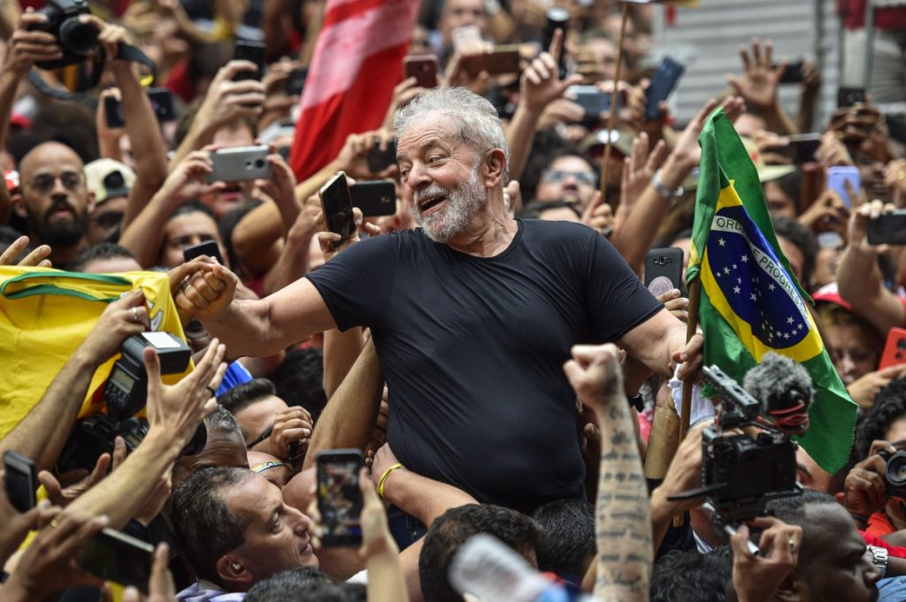 Lula i Brazilit rikthehet në pushtet, merr për herë të tretë postin e Presidentit 220504125416 05 lula da silva scaled e1667202176248