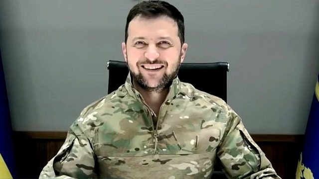 Rama dhe Kryemadhi "kopjojnë" Zelenskin, mesazhi që fshihet pas veshjes 2 640 0 635fead1b117f
