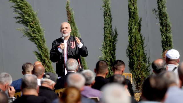“Kush lë tokën djerrë, do ketë sanksione”. Mazhoranca nis diskutimet për ligjin e ri 640 0 8e61c5ed81c46f0d1ebcdec16eb45665