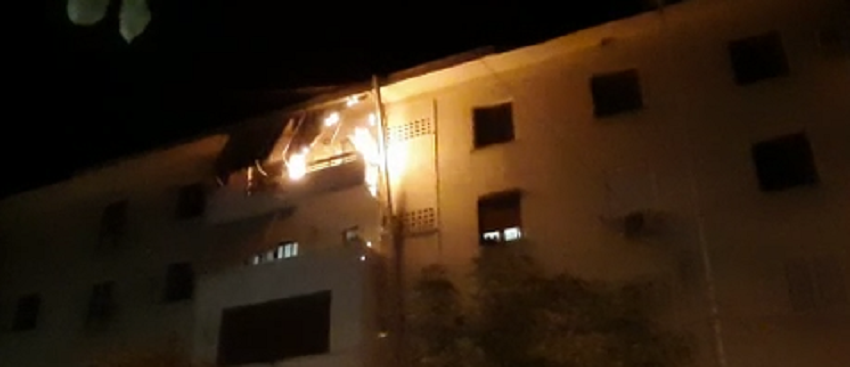 Durrës, zjarr në katin e 5-të të një pallati 640 0 a7f990bd5538e5459473da0891388625