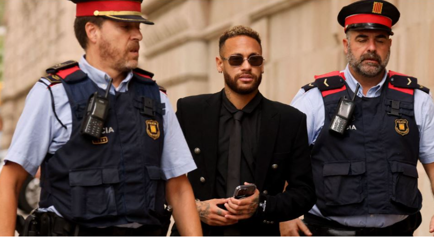Prokuroria kërkoi 2 vite burg, gjykata merr vendimin për Neymar Neymar