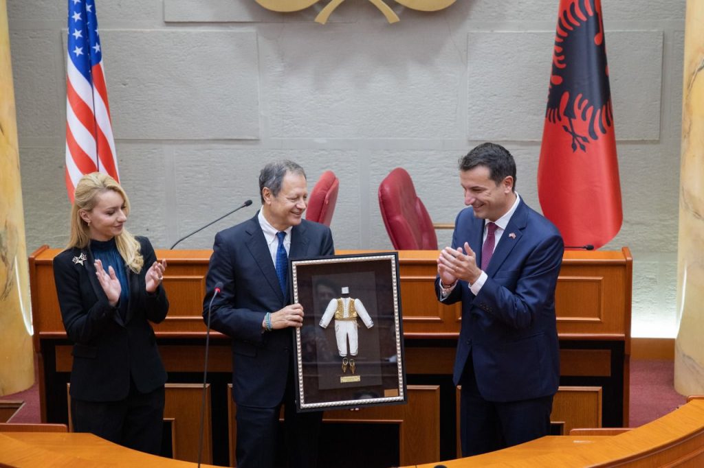 Veliaj nderon kreun e Bordit të AADF, Michael Granoff: Marrëdhënia jonë me SHBA speciale 3 WhatsApp Image 2022 10 10 at 11.46.25 AM