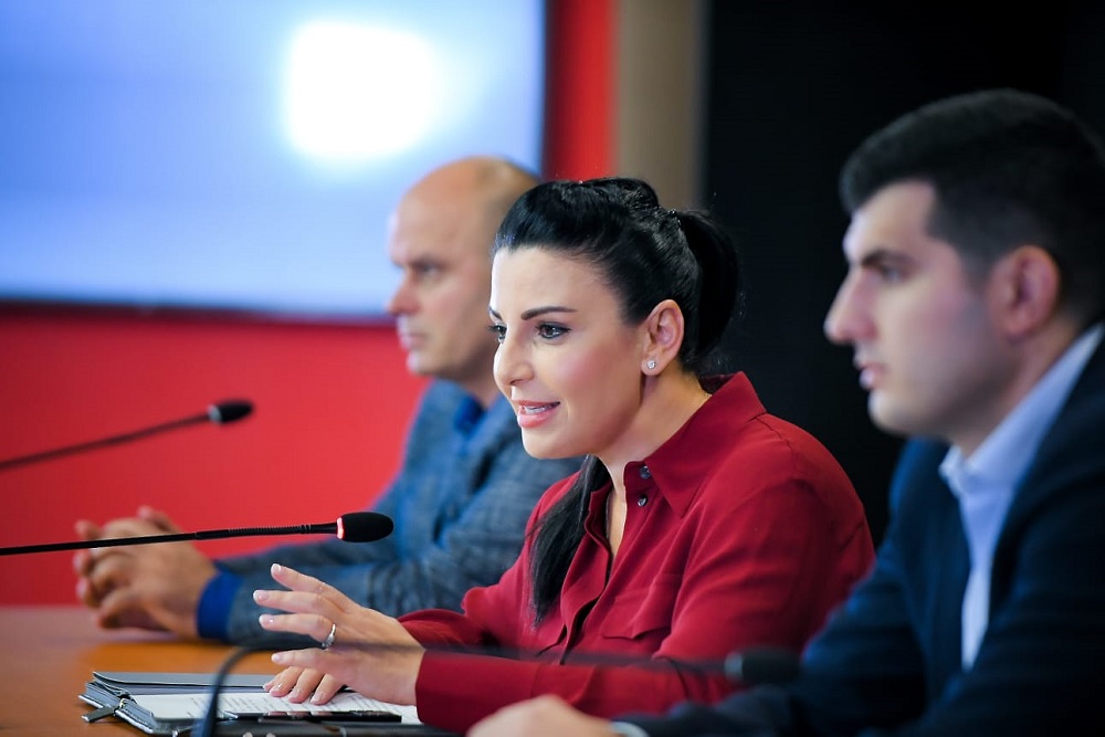 Balluku me administratorët e energjisë: Ulje të konsumit me 15% në çdo institucion publik balluku 1