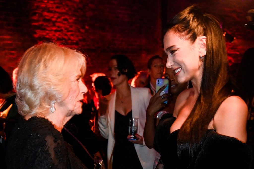 Dua Lipa takon ”mbretëreshën” e re të Britanisë dua lipa 1