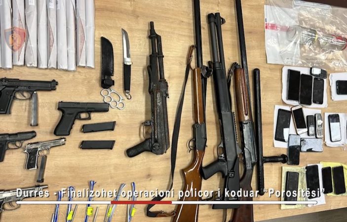 Sekuestrohen armë, eksploziv dhe drogë, dalin pamjet nga aksioni për arrestimin e 14 eksponentëve të rrezikshëm në Durrës durres aksioni i policise porositesi 703x450 1
