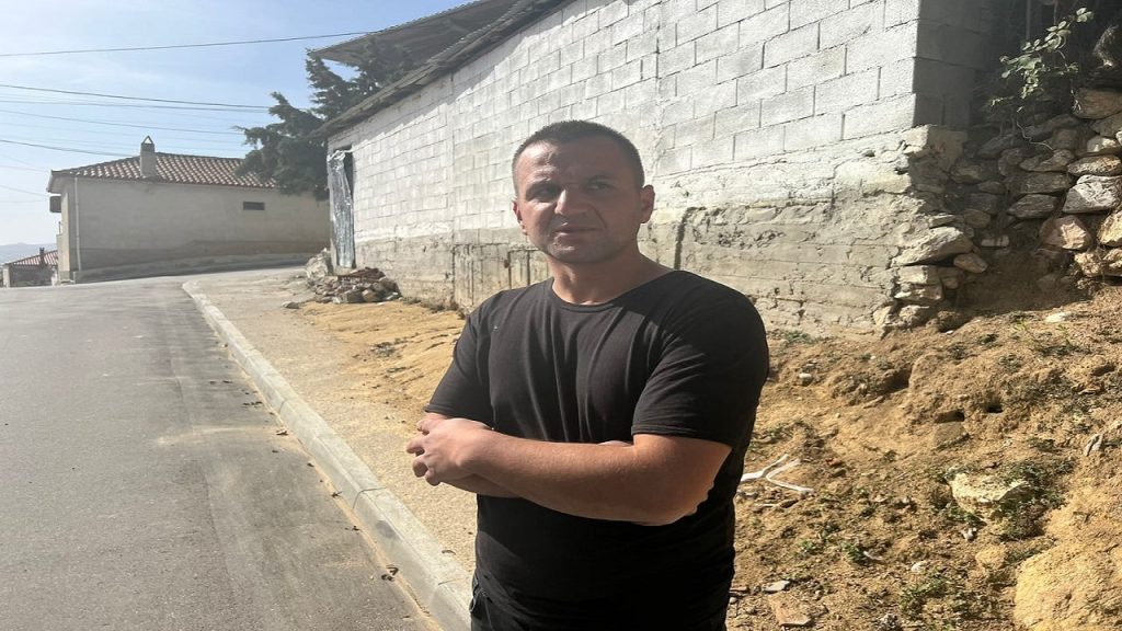 Denoncoi shefin e Krimeve të Devollit, Buçi: Më goditi me grushte dhe shkelma e7a6b983 5c33 4cbb 9d97 17ec3223bbe4