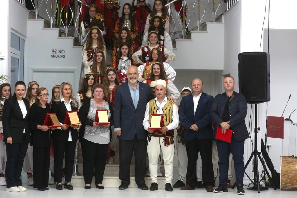 Krenaria e komunitetit, mirënjohje njerëzve të suksesshëm të Dibrës malaj