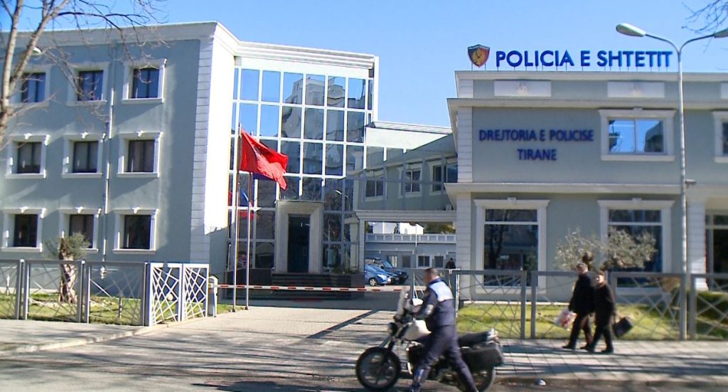 policia e tiranes 1