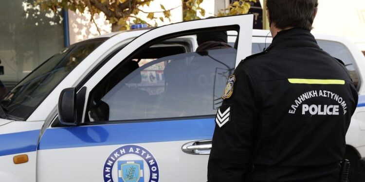 I dënuar për grabitje, ekstradohet nga Greqia drejt Shqipërisë Sajmir Brahimi policia greke
