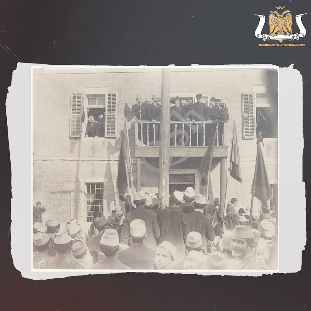 Drejtoria e Arkivave sjell foto të shkrepura nga manifestimet e zhvilluara në Vlorën e vitit 1913 1 315130300 5751906064853266 7007525881451545655 n
