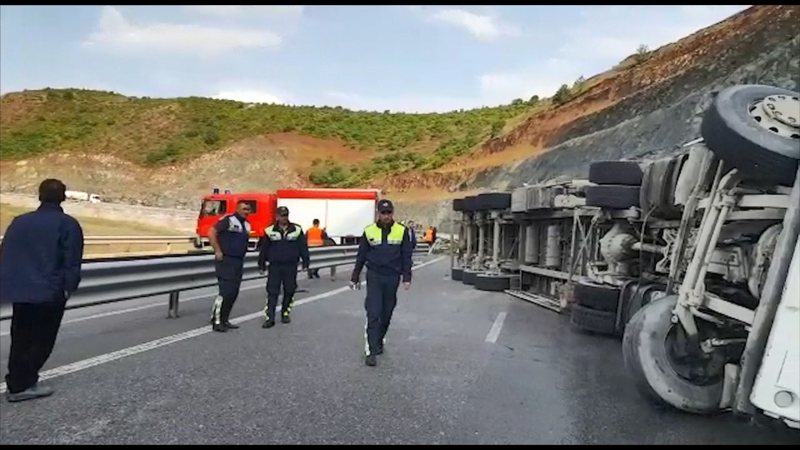 Aksident i rëndë në “Rrugën e Kombit”, përmbyset betonierja 800 0 6366289d875c7