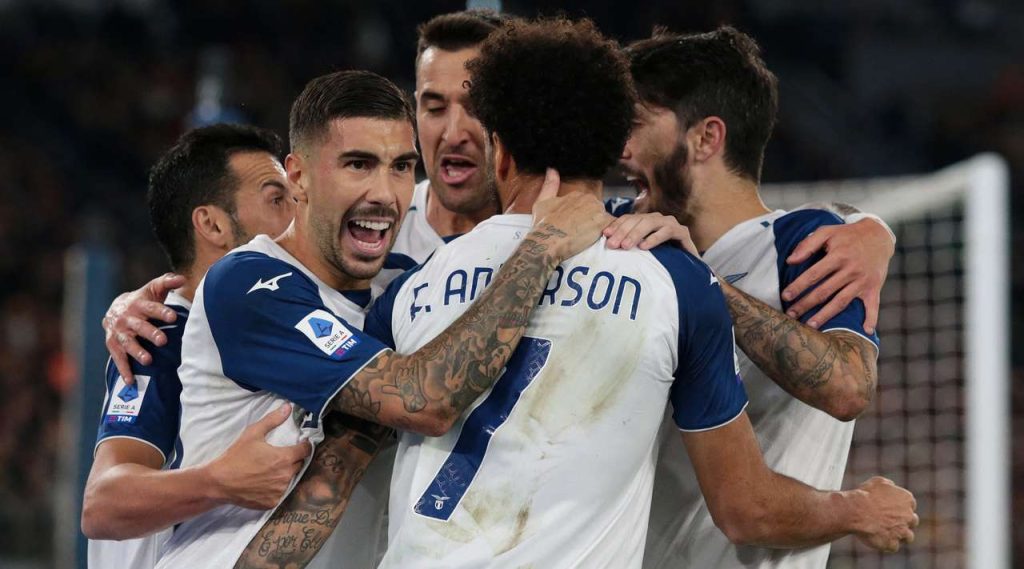 Lazion triumfon në derbi, një gafë i kushton shumë Romës 9a726652584d3fd763b7db0407516677o2