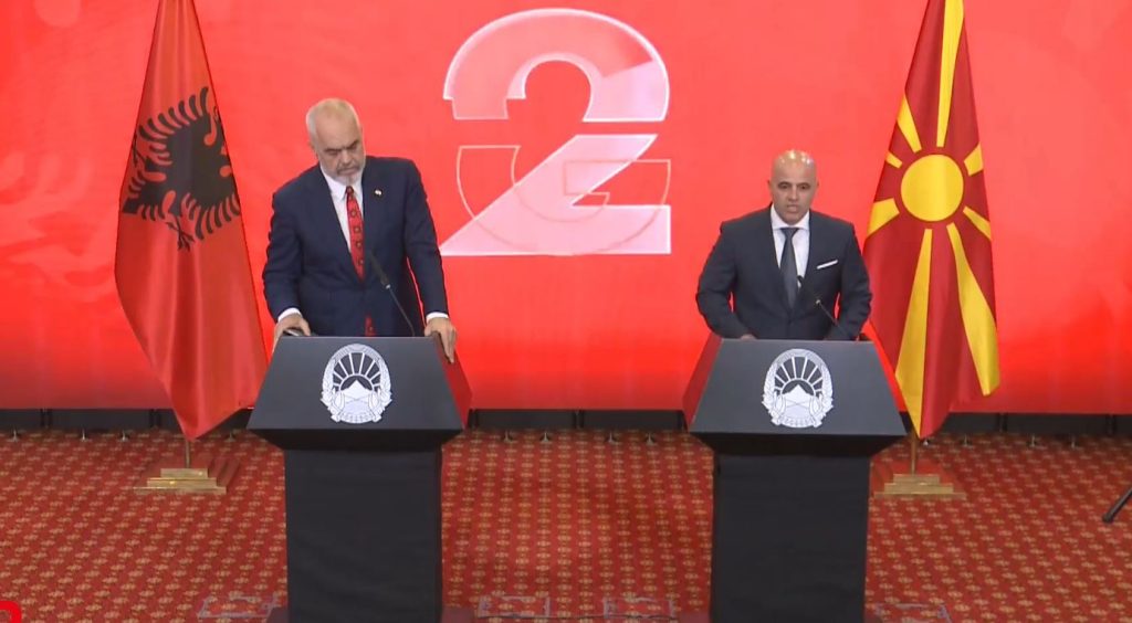 Rama: Të vendosur që të martohemi me hir ose me pahir me të dashurën tonë të përbashkët, Europën e bashkuar Capture121