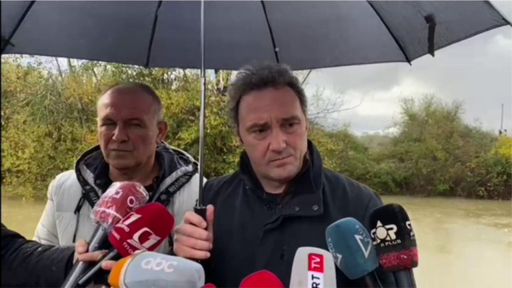 Spahia: Shkodra është e izoluar nga pjesa tjetër e vendit, hidrocentralet u hapën shumë papritur Moti i keq Spahia Shkodra e izoluar nga pjesa tjeter e Shqiperise 1280x720 1
