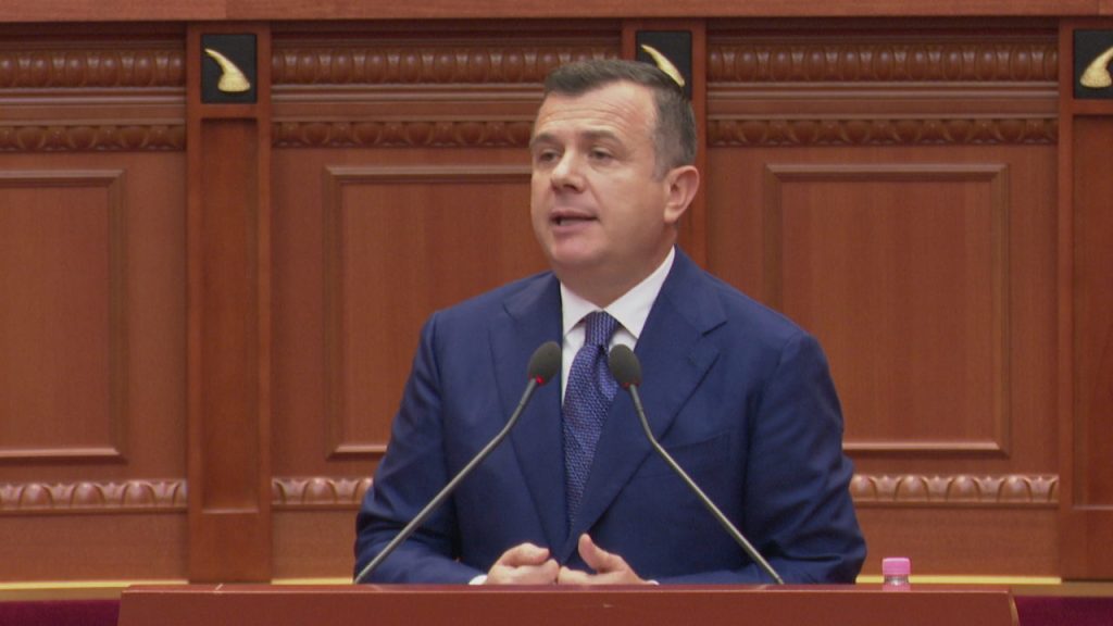 PARLAMENT 2 frame 64401 1280x720 1