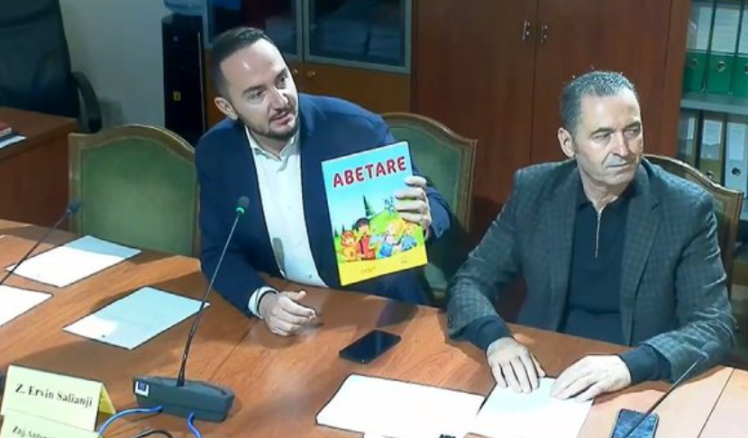 Salianji ironizon në Komisionin e Sigurisë: Këtë abetare jepjani Ardi Veliut Untitled 13