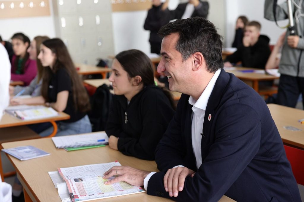 Shkolla e re “Luan Hajdaraga” hap dyert për fëmijët, Veliaj: Kemi një paketë tjetër shkollash 2 WhatsApp Image 2022 11 01 at 10.35.38 AM