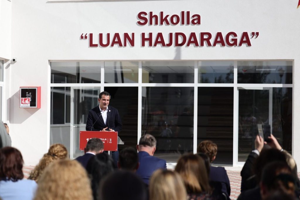 Shkolla e re “Luan Hajdaraga” hap dyert për fëmijët, Veliaj: Kemi një paketë tjetër shkollash WhatsApp Image 2022 11 01 at 10.35.59 AM