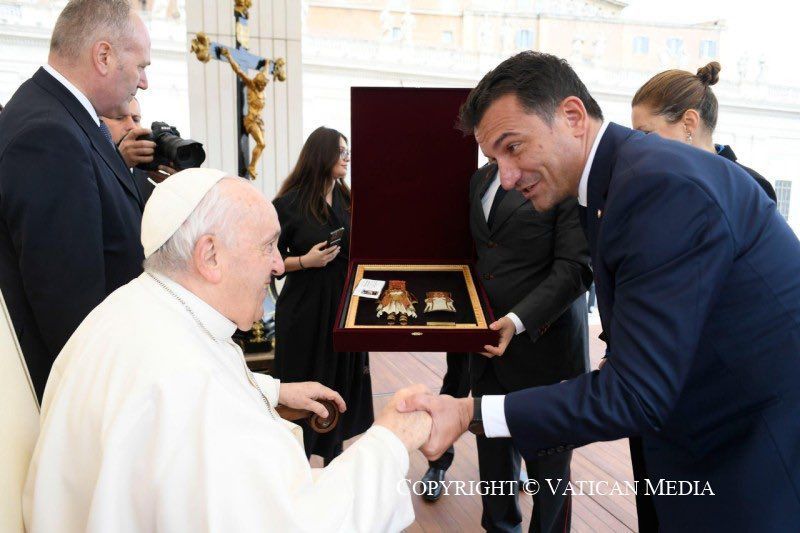 Veliaj zbulon bisedën me Papa Françeskun: Nuk e mendoja kurrë që do të vinte kjo ditë në jetën time WhatsApp Image 2022 11 13 at 1.34.00 PM