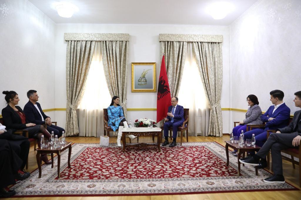 Dua Lipa merr shtetësinë shqiptare, Presidenti Begaj: Rinia shqiptare e ka shembull 6 WhatsApp Image 2022 11 27 at 12.47.57