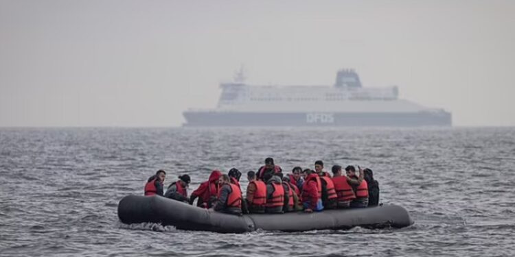 Komentuesit tallen me postimin e aktivistit britanik për shqiptarët: U eksitua për ardhjen e meshkujve beqarë emigrante klandestine 750x375 1