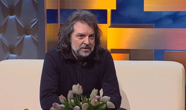Redon Makashi: Kur dëgjon këngëtarët e rinj live, mban barkun me dorë nga të qeshurat redoni