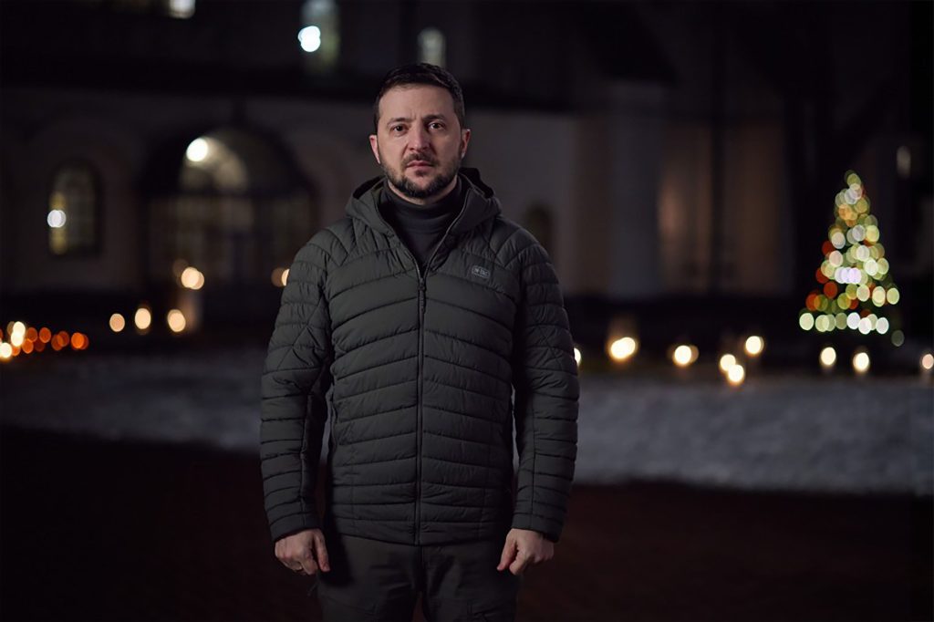 VIDEO/ Zelensky mesazh sfidues: Liria ka çmim të lartë, le të durojmë edhe këtë dimër 221224223522 zelensky christmas message 1224