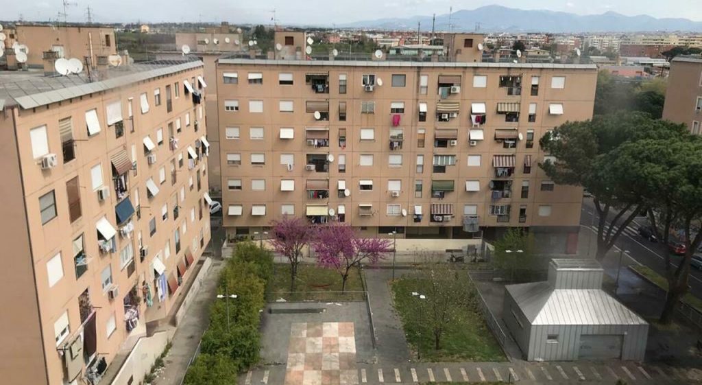 Në lagjen kryeqendër të trafikut të drogës në Romë, ku bandat shqiptare organizojnë gjithçka 3 6214601 0842 108641436